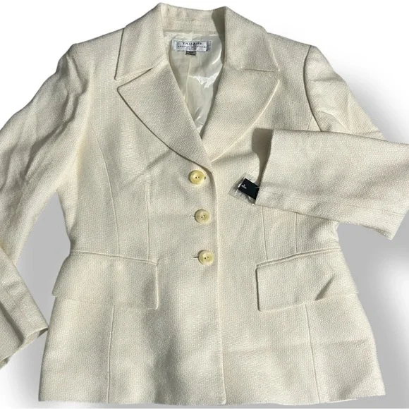 ✨ NWT Tahari Cream Blazer – Classic Tailored Fit, Size 10P - Picture 12 of 13